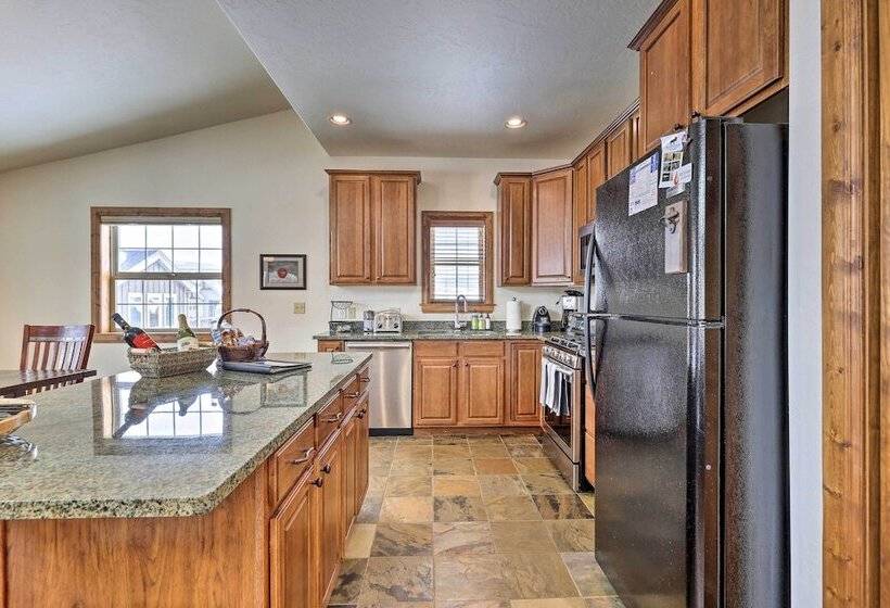 Luxe Rocky Mtn Retreat W/ Hot Tub By Winter Park