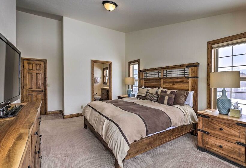 Luxe Rocky Mtn Retreat W/ Hot Tub By Winter Park