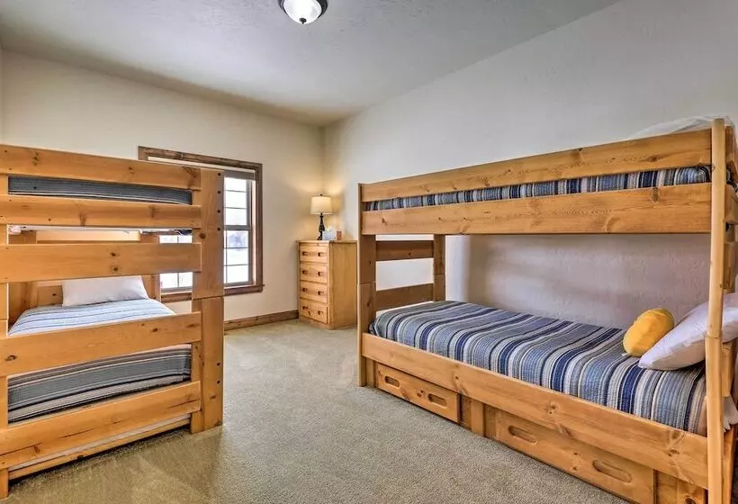 Luxe Rocky Mtn Retreat W/ Hot Tub   By Winter Park