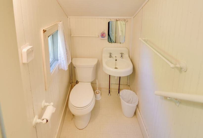 Mattapoisett Home On 7 Acres W/ Private Beach!