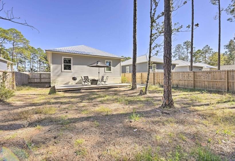 Modern Santa Rosa Beach Retreat W/ Yard & Patio!
