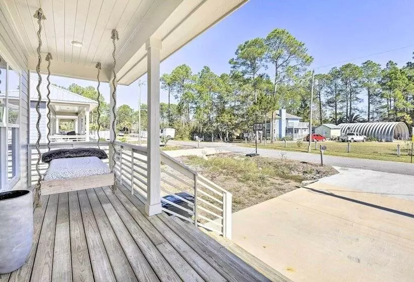 Modern Santa Rosa Beach Retreat W/ Yard & Patio!