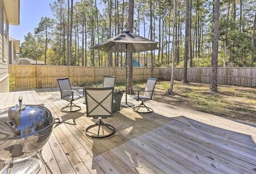 Modern Santa Rosa Beach Retreat W/ Yard & Patio!