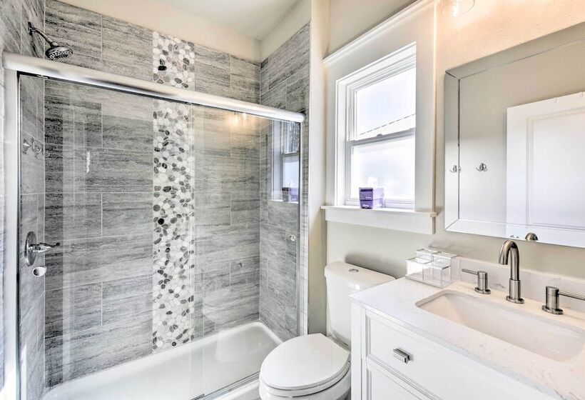 Modern Santa Rosa Beach Retreat W/ Yard & Patio!