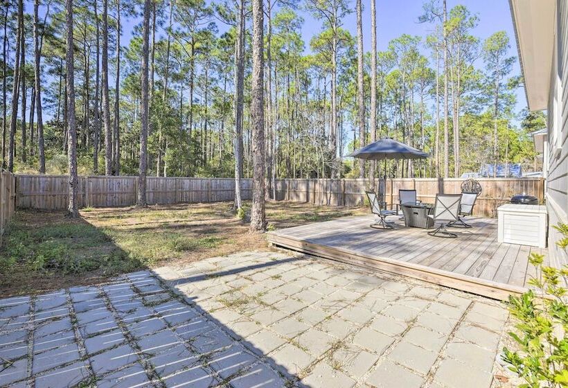 Modern Santa Rosa Beach Retreat W/ Yard & Patio!