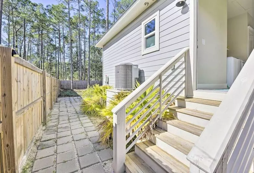 Modern Santa Rosa Beach Retreat W/ Yard & Patio!