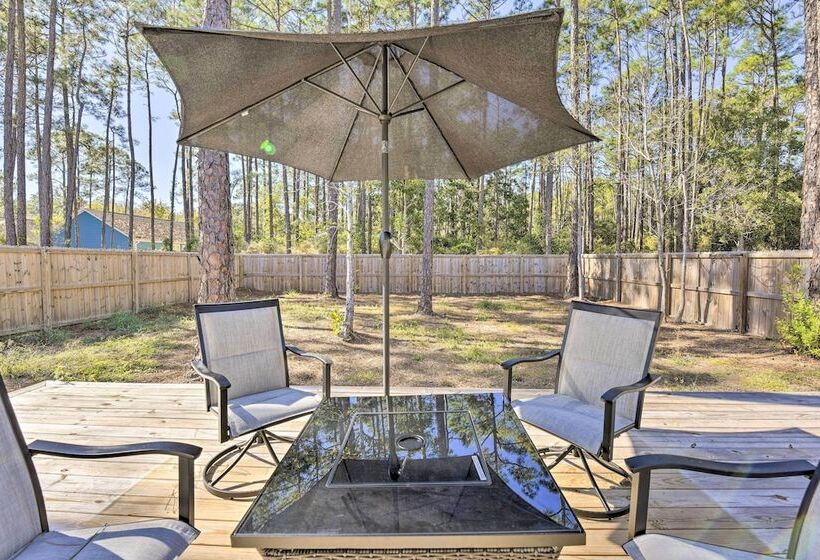Modern Santa Rosa Beach Retreat W/ Yard & Patio!