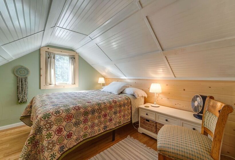 Mountain Cabin With Deck < 1 Mile To Ski Resort!