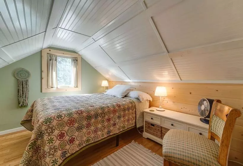 Mountain Cabin With Deck < 1 Mile To Ski Resort!