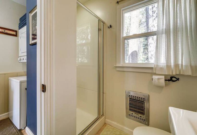 Mountain Cabin With Deck < 1 Mile To Ski Resort!