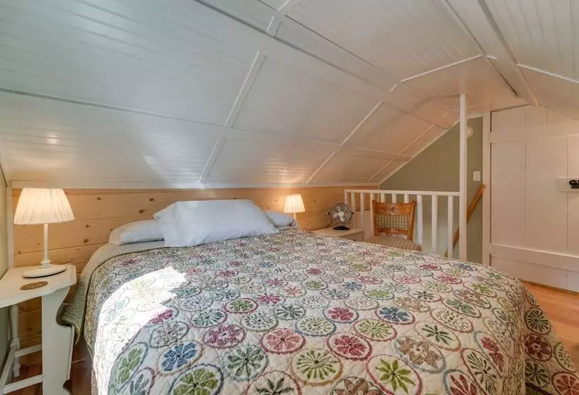 Mountain Cabin With Deck < 1 Mile To Ski Resort!