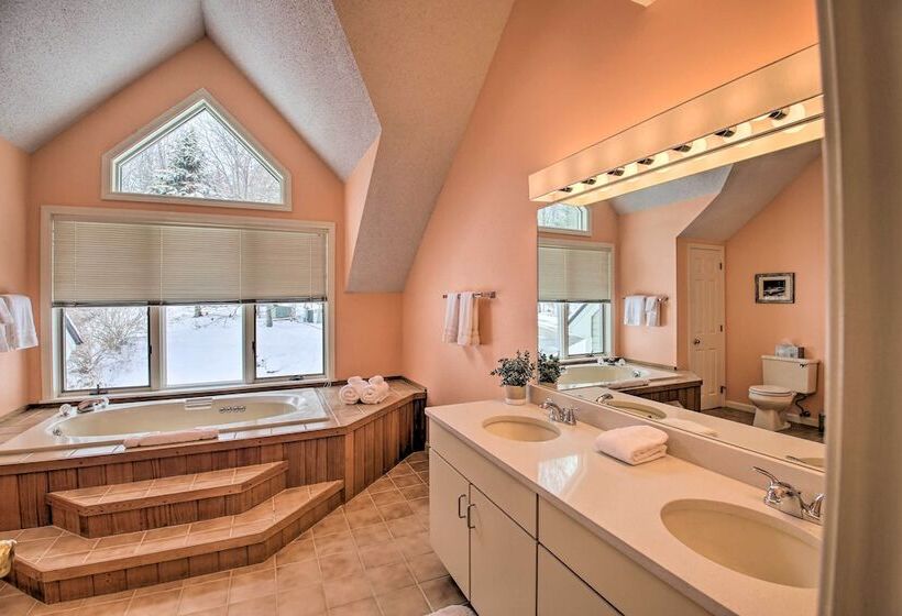 Spacious Ski In/out Black Mountain Home W/ Deck!