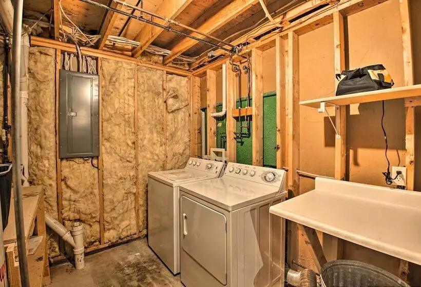 Spacious Ski In/out Black Mountain Home W/ Deck!