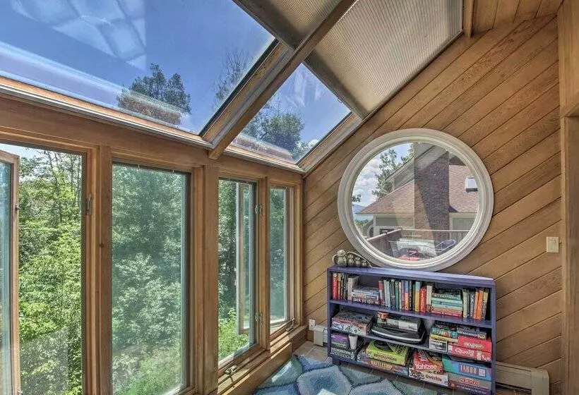 Spacious Ski In/out Black Mountain Home W/ Deck!