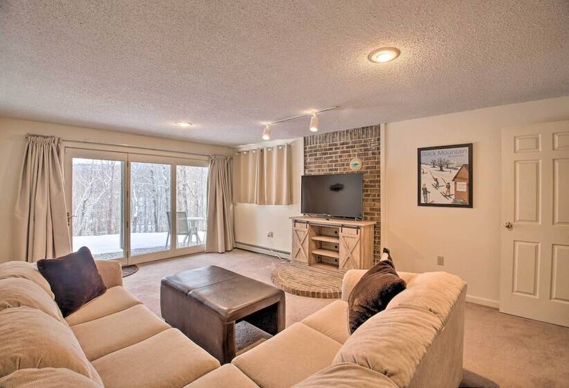 Spacious Ski In/out Black Mountain Home W/ Deck!