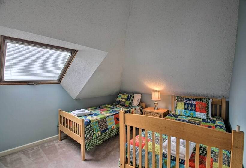 Spacious Ski In/out Black Mountain Home W/ Deck!