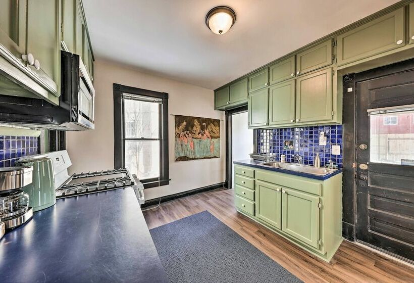 Newly Renovated Home Close To Dtwn Lawrence!