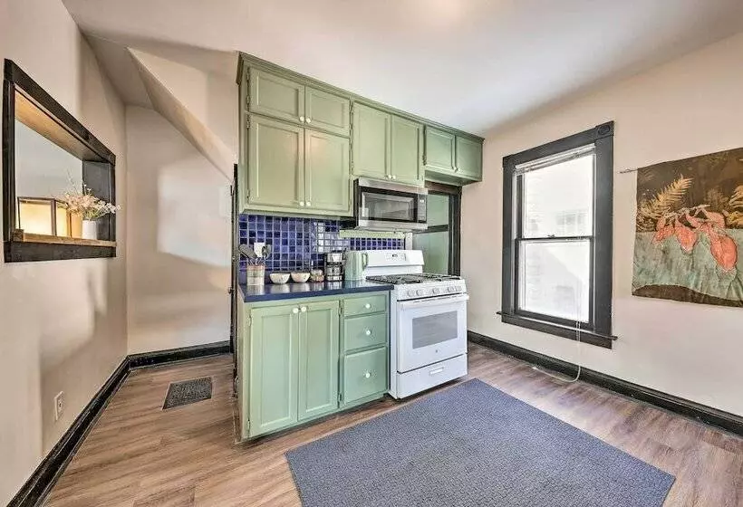 Newly Renovated Home Close To Dtwn Lawrence!