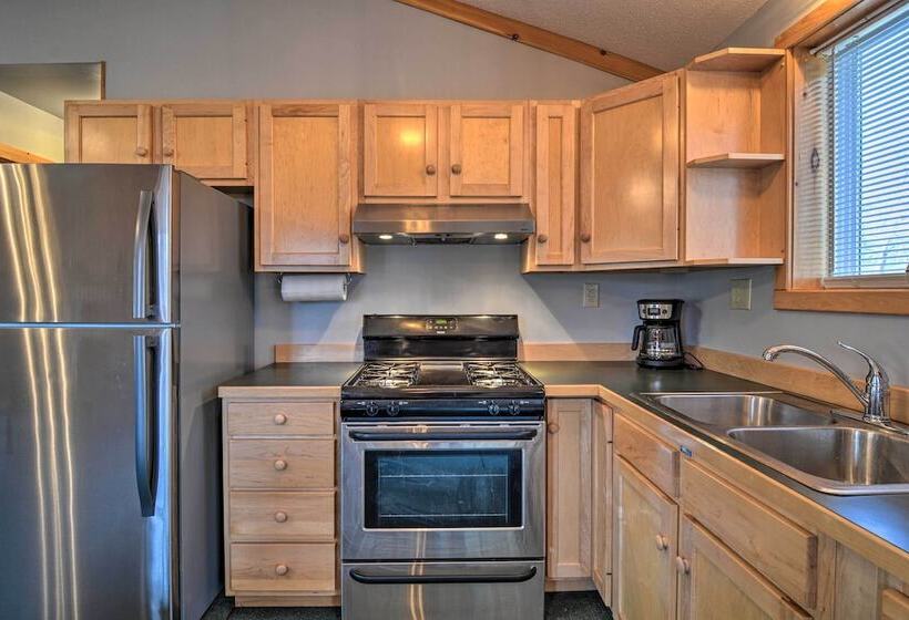 Orv, Snowmobiling & Hunting Cabin On Groomed Trail