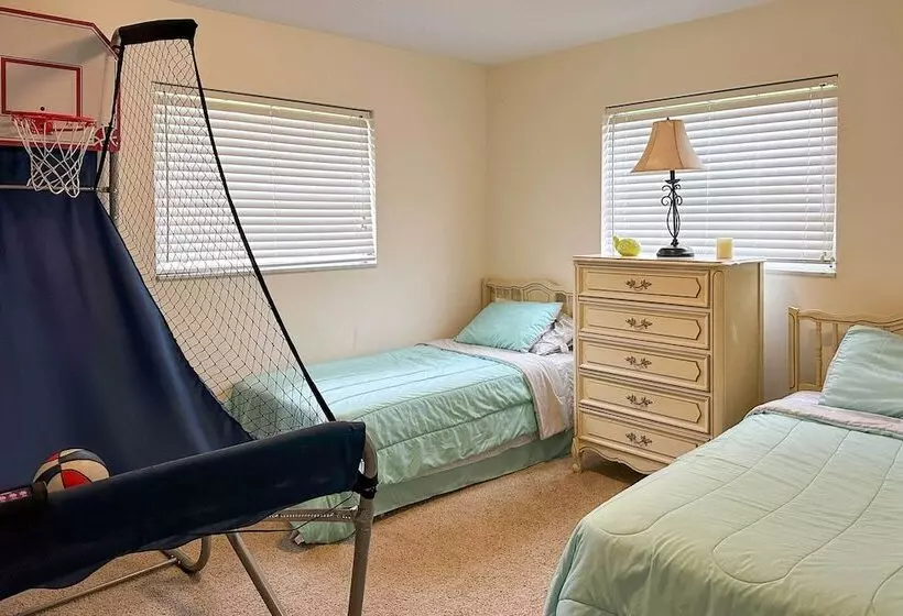 Quiet Venice Retreat With Private Lanai & Pool!