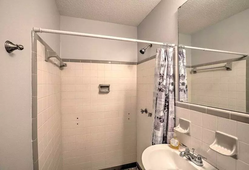 Quiet Venice Retreat With Private Lanai & Pool!