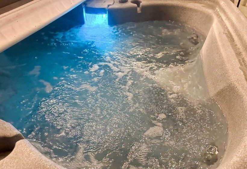 Quiet Venice Retreat With Private Lanai & Pool!