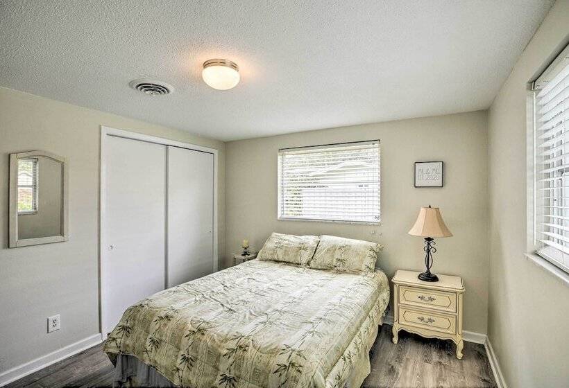 Quiet Venice Retreat With Private Lanai & Pool!