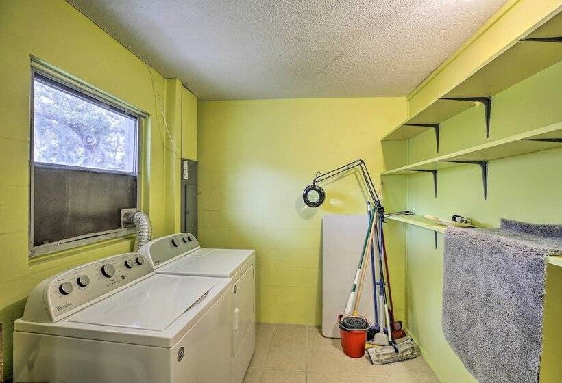 Quiet Venice Retreat With Private Lanai & Pool!