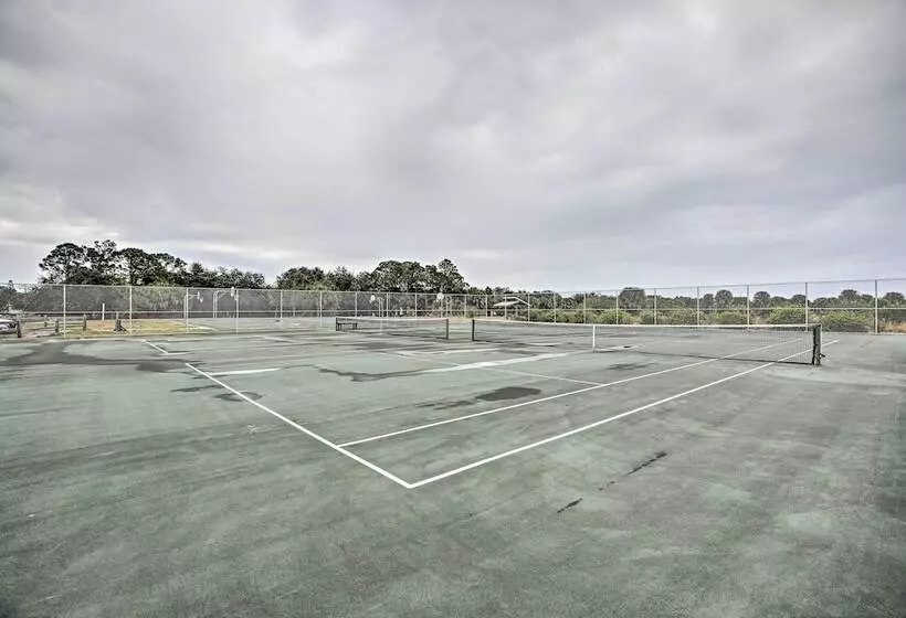 Quiet Venice Retreat With Private Lanai & Pool!