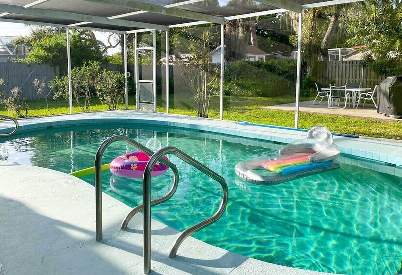 Quiet Venice Retreat With Private Lanai & Pool!