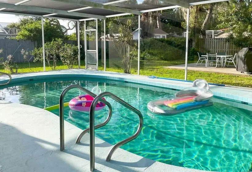 Quiet Venice Retreat With Private Lanai & Pool!