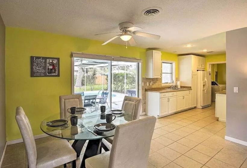 Quiet Venice Retreat With Private Lanai & Pool!