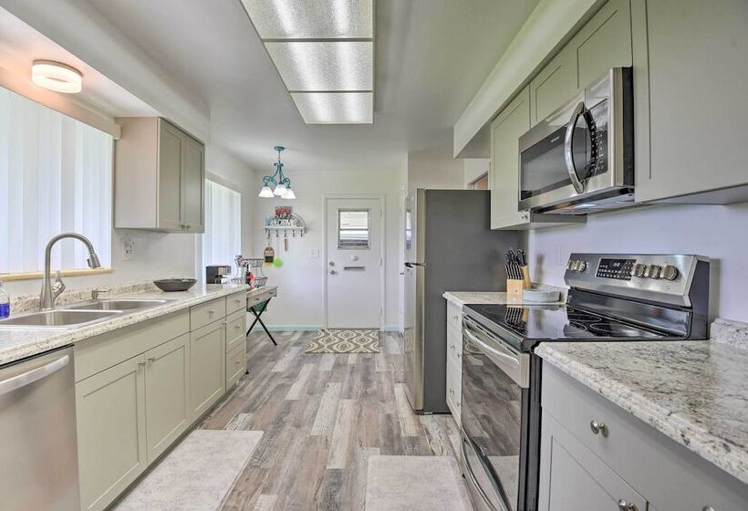 Ranch Style House W/ Pool Access In 55 + Community