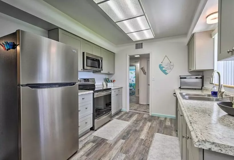 Ranch Style House W/ Pool Access In 55 + Community