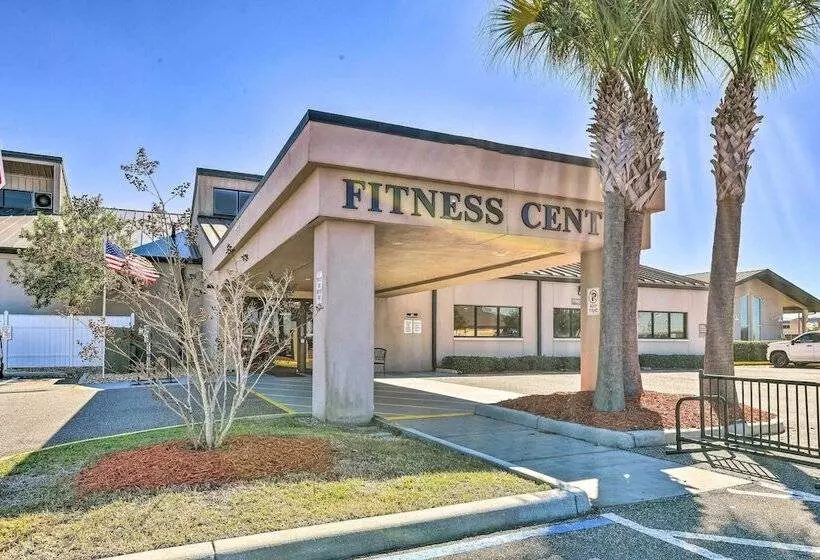 Ranch Style House W/ Pool Access In 55 + Community