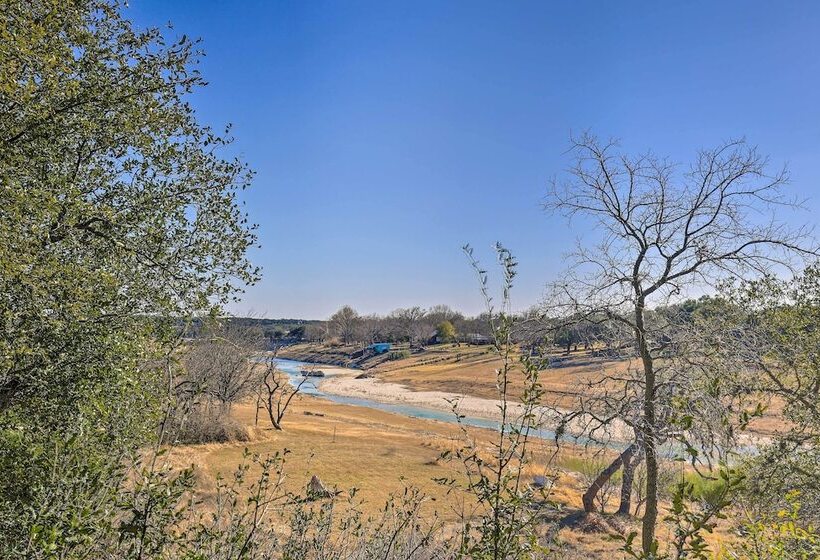 Riverfront Pipe Creek Home W/ Kayaks & Grill!