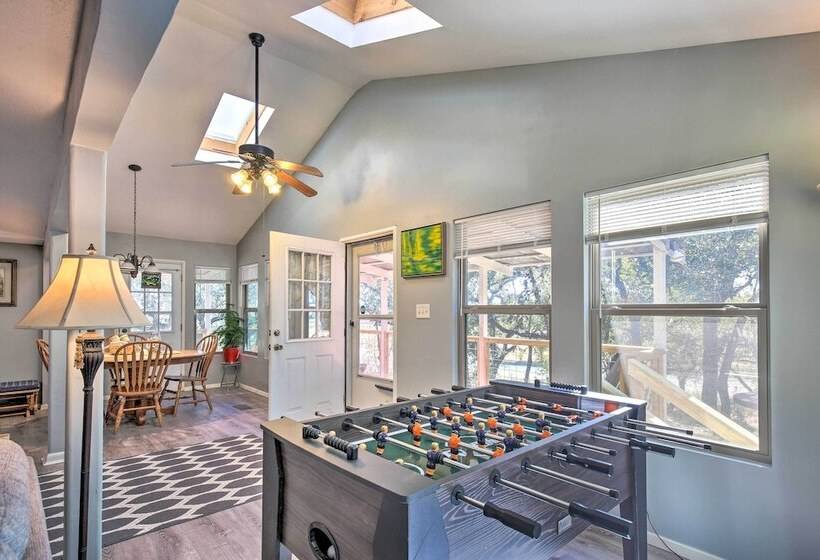 Riverfront Pipe Creek Home W/ Kayaks & Grill!