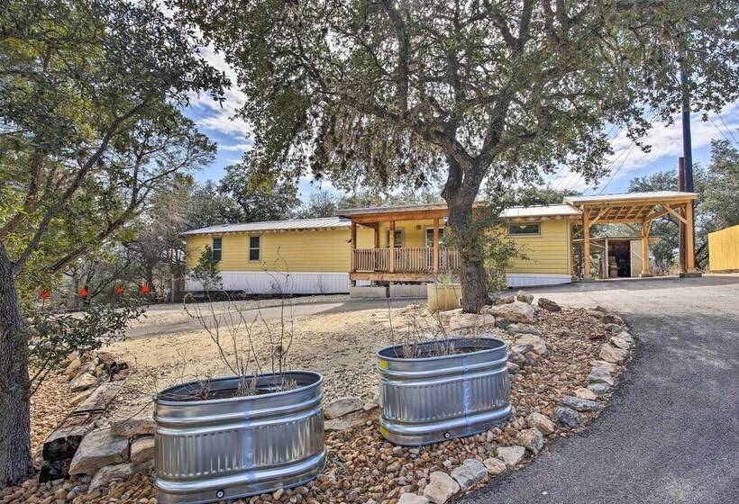 Riverfront Pipe Creek Home W/ Kayaks & Grill!