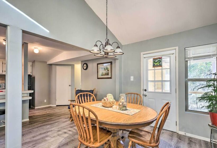 Riverfront Pipe Creek Home W/ Kayaks & Grill!