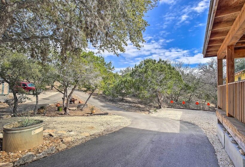 Riverfront Pipe Creek Home W/ Kayaks & Grill!