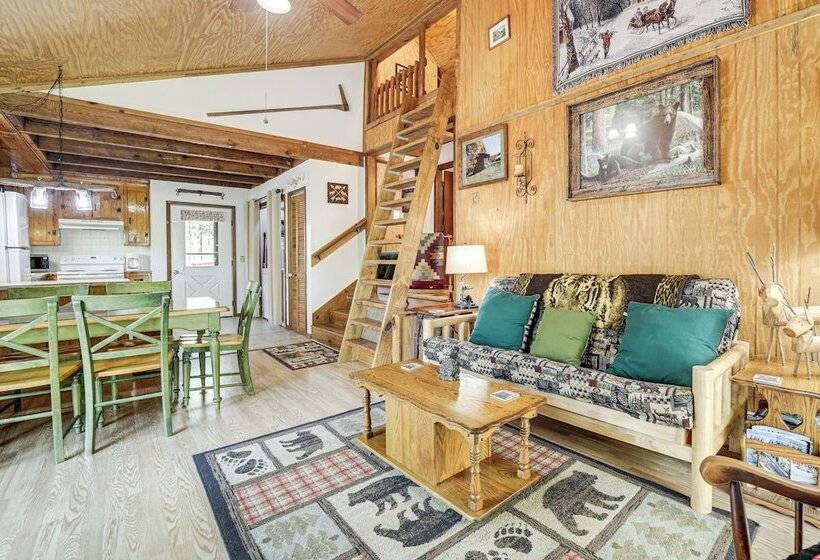 31 Mi To Skiing: Creekside Cabin W/ Fireplace!