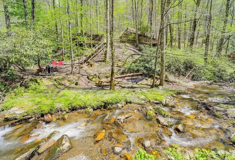 31 Mi To Skiing: Creekside Cabin W/ Fireplace!
