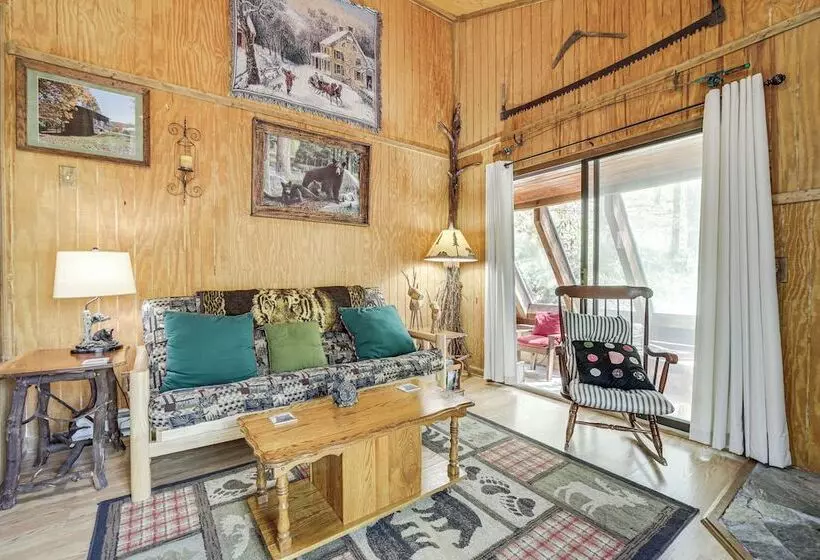31 Mi To Skiing: Creekside Cabin W/ Fireplace!