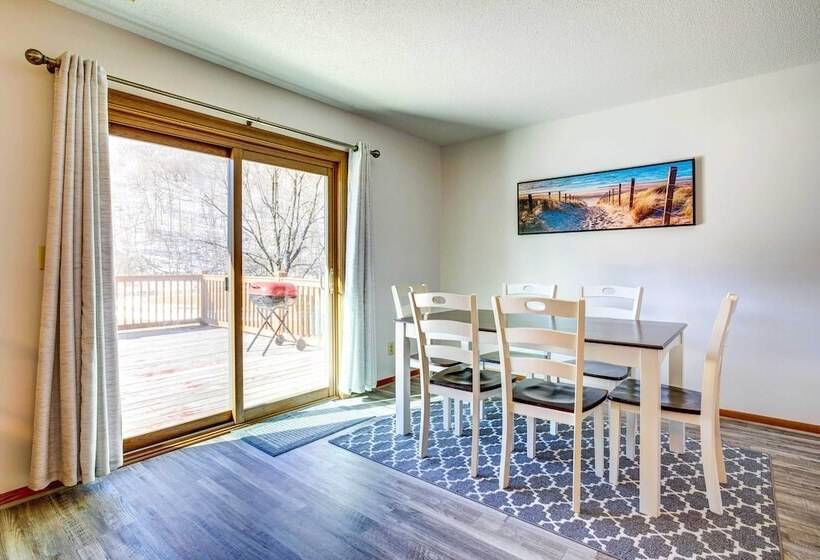 Rural Readstown House W/ Deck + Grill