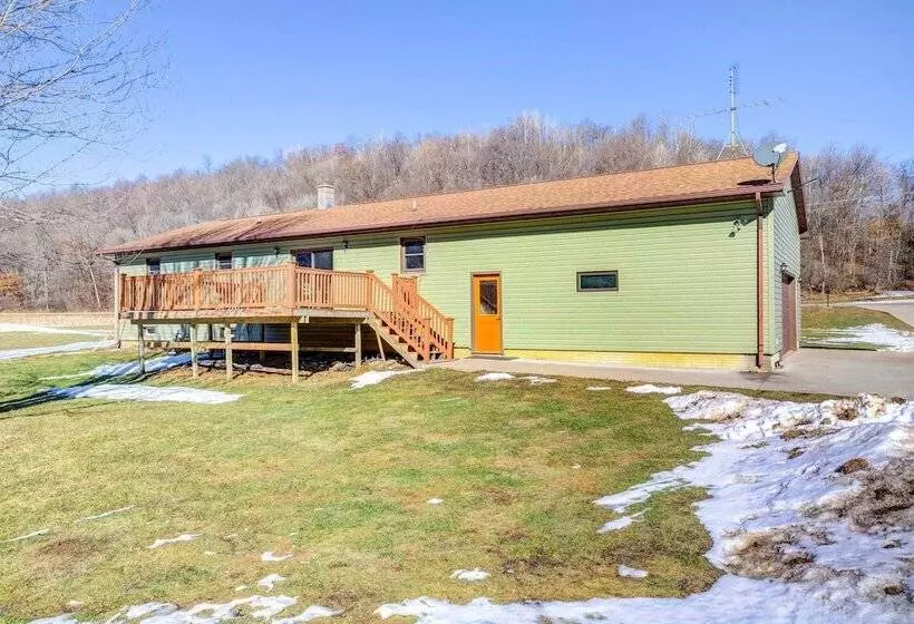 Rural Readstown House W/ Deck + Grill