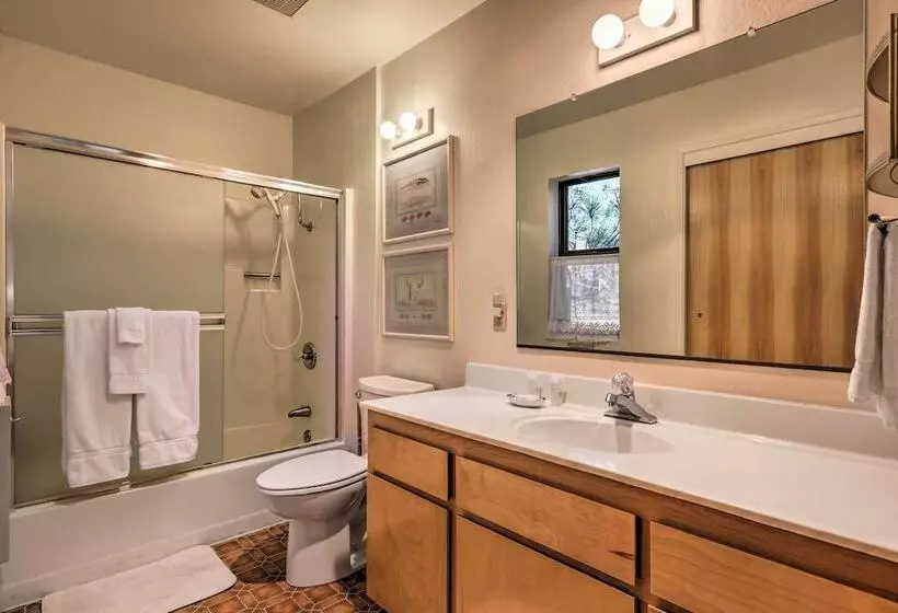 Rustic Truckee Cabin Near Donner Lake, Ski Resorts