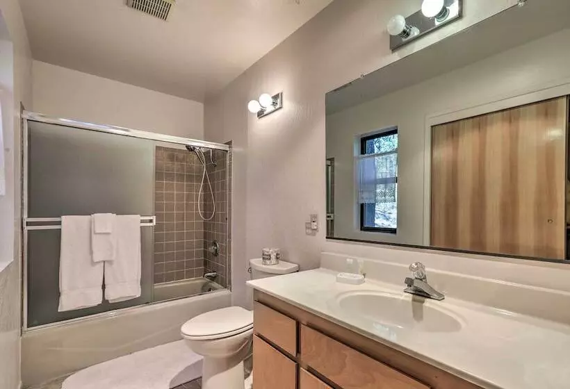 Rustic Truckee Cabin Near Donner Lake, Ski Resorts