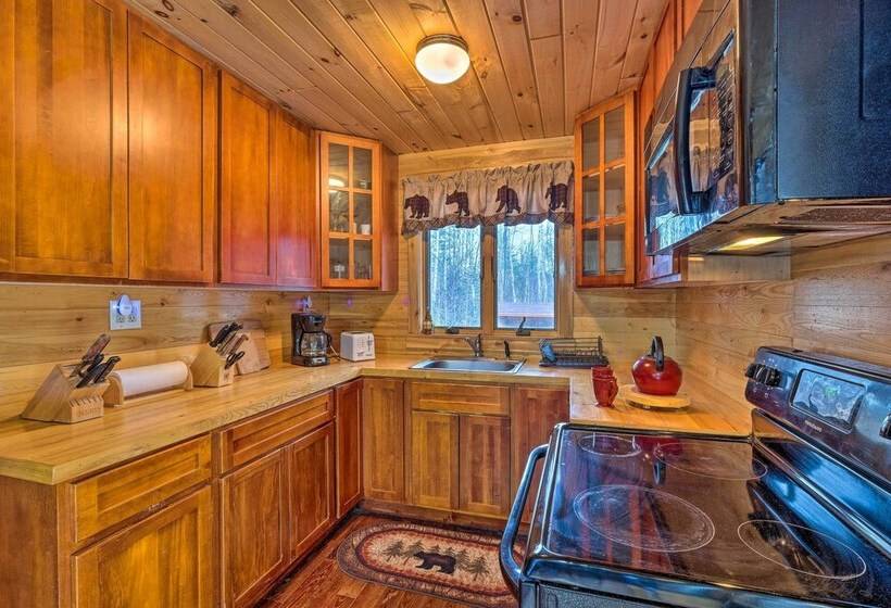 Secluded Johnsburg Retreat W/ Hot Tub & Fire Pit