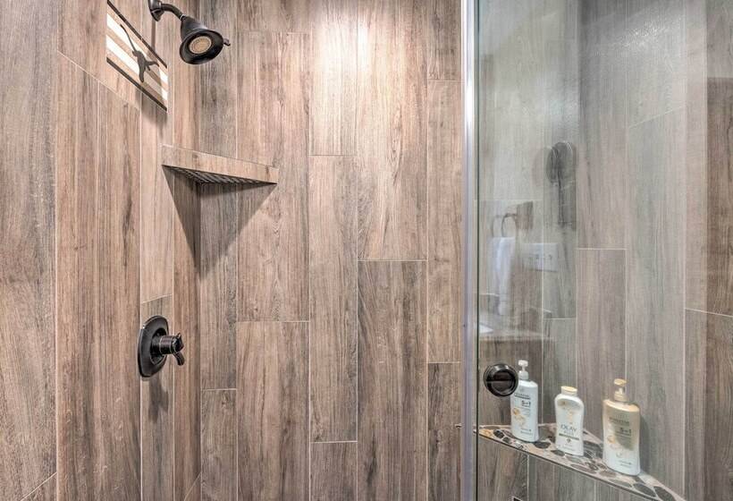 Near Hiking Trails: Cabin W/ Deck In Pioneer!