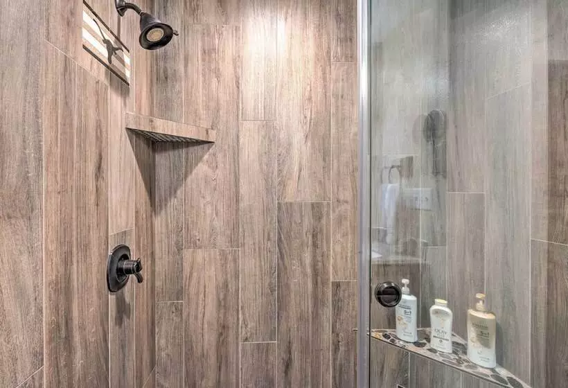 Near Hiking Trails: Cabin W/ Deck In Pioneer!